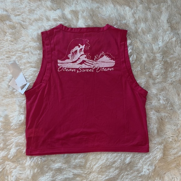 Ocean Sweet Ocean V-Neck Crop Top - Picture 7 of 7